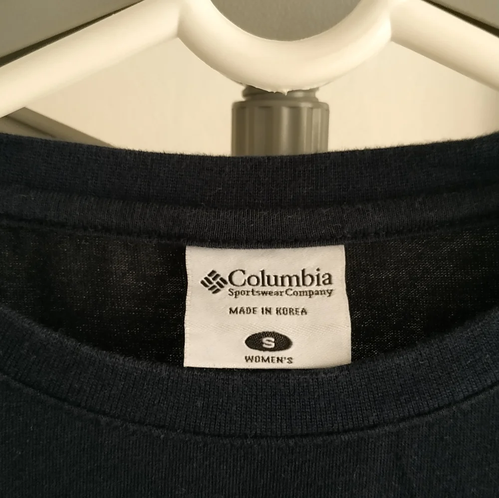 Colombia Women CSC basic logo Crew Neck graphic T-Shirt (S) - Picture 7 of 11